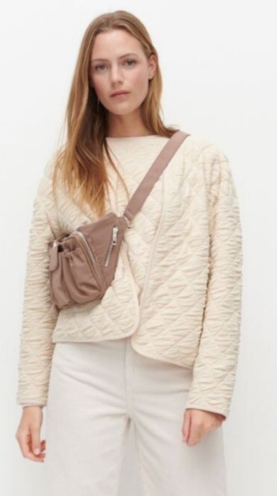 Стьобана нова куртка піджак Reserved нюдового кольору розмір М