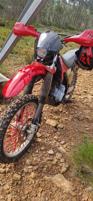 Mota enduro  ajp 200