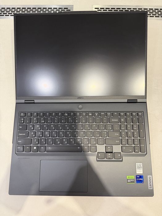 Lenovo Legion Pro 7 | 16IRX8H