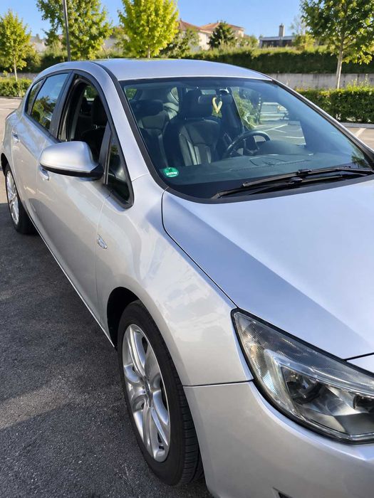 Opel Astra J 1.3 CDTI 2010 – IMPECÁVEL – Vendido sem motor