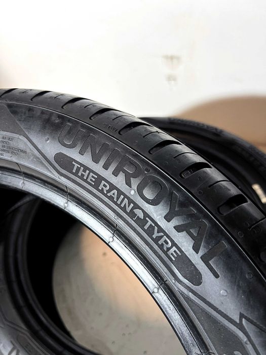 Pneus Uniroyal RainSport 5 - 215/45/17 - Como NOVOS