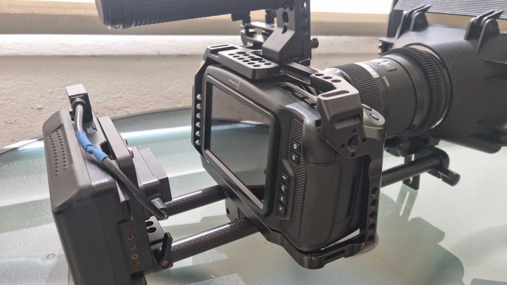 Kit Blackmagic Pocket Cinema Camera 4K Completo + Sigma 18-35mm f/1.8 + Monitor Feelworld + Pelican