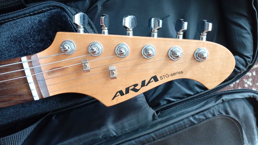 Gitara elektryczna Aria STG-Series