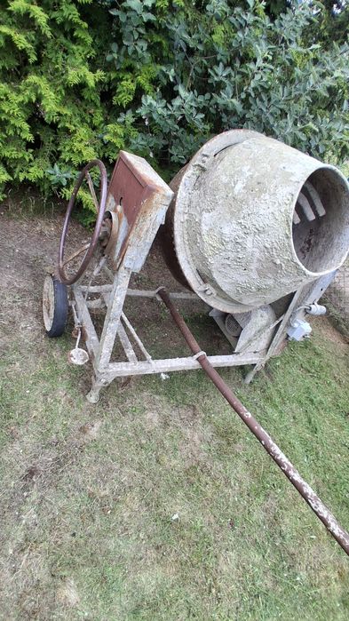 Betoniarka 250 l