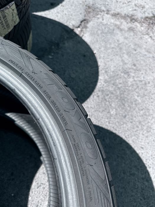 235 40 19 Toyo S954 95% Шини Зима