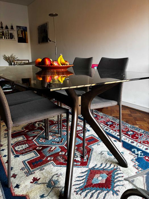 Mesa de jantar em nogueira maciça e vidro – 1,8 m – excelente estado64563997045634120