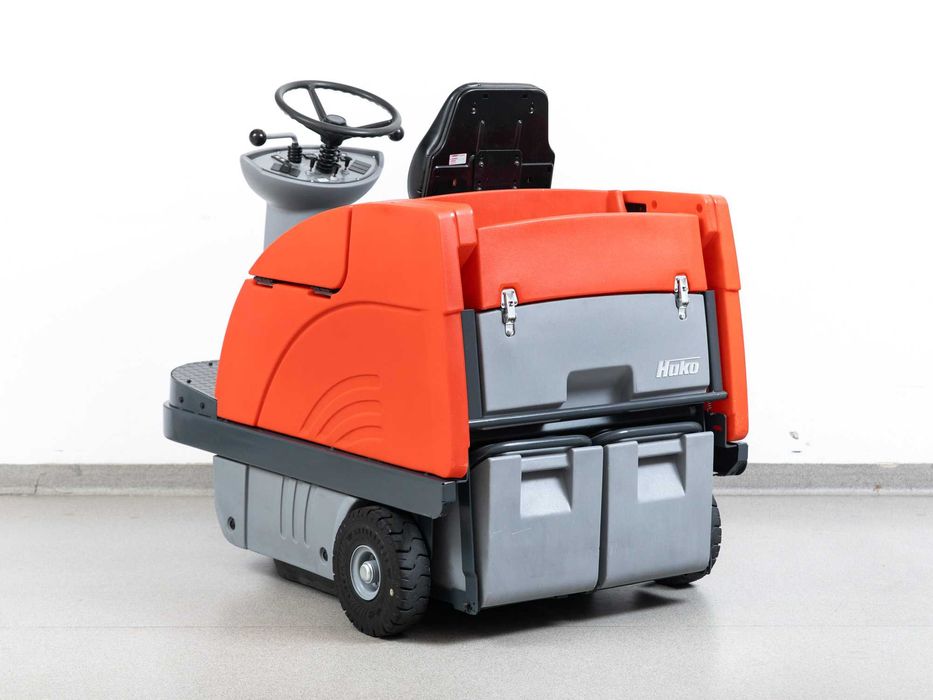 Zamiatarka Hako Sweepmaster P980 R BENZYNA 2017r 647h 5700m²h 30000net