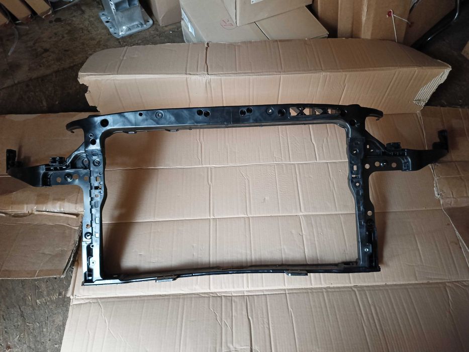 установочна панель телевізор будова Hyundai Ionic іонік  (2017-2022р)