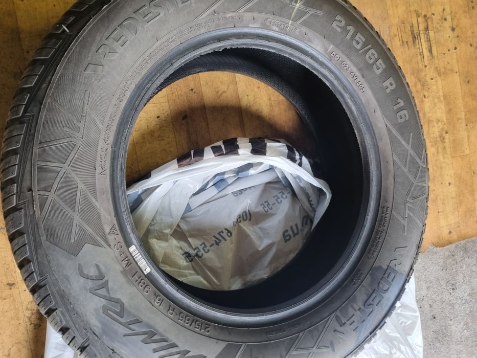 Продам нову зимову резину Vredestein Wintrac  215/65 R16 98H