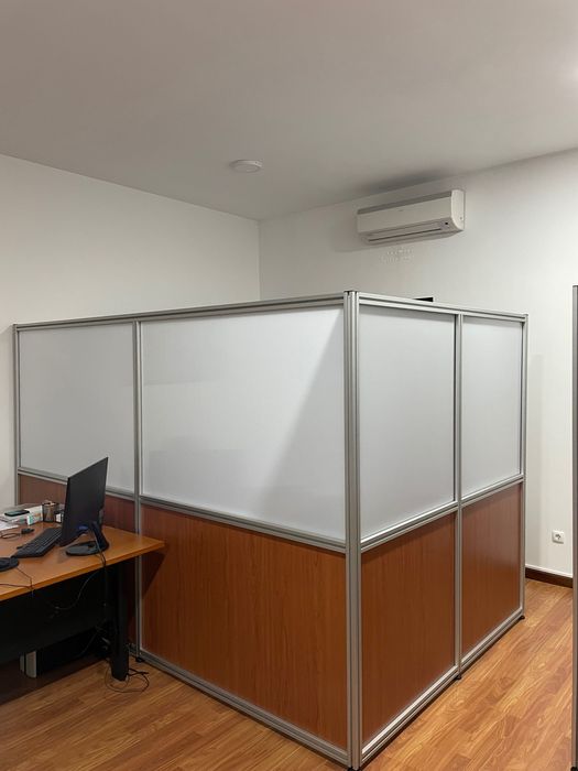 Divisórias em alumínio / acrílico