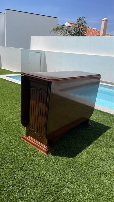 Mesa de Jantar com Abas em Madeira - Estilo Clássico / Consola