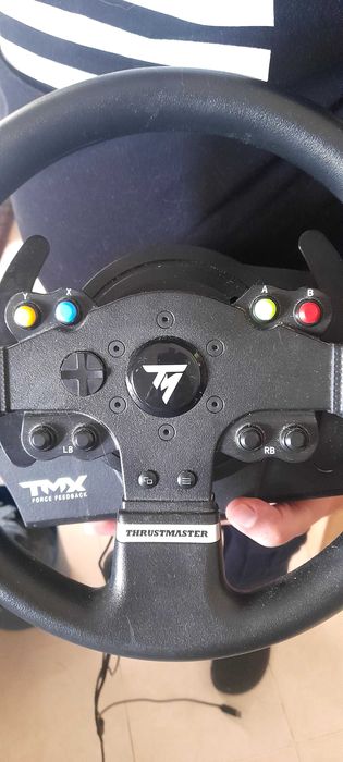 Volante e pedais para jogos