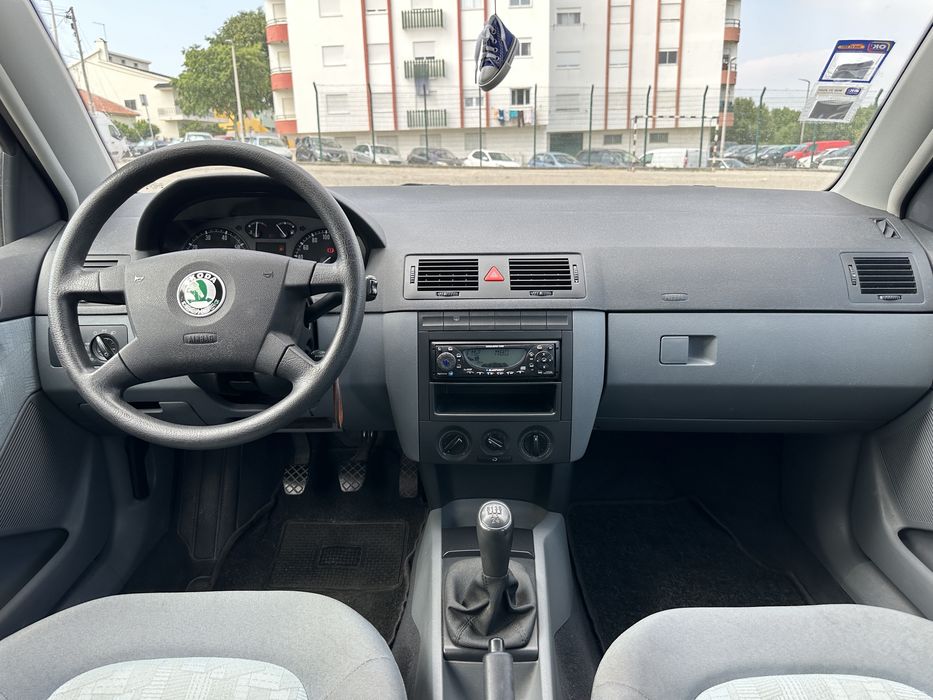 Skoda Fábia 1.4. Comfort 90 Mil quilómetros