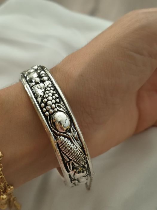 Pulseira escrava estações