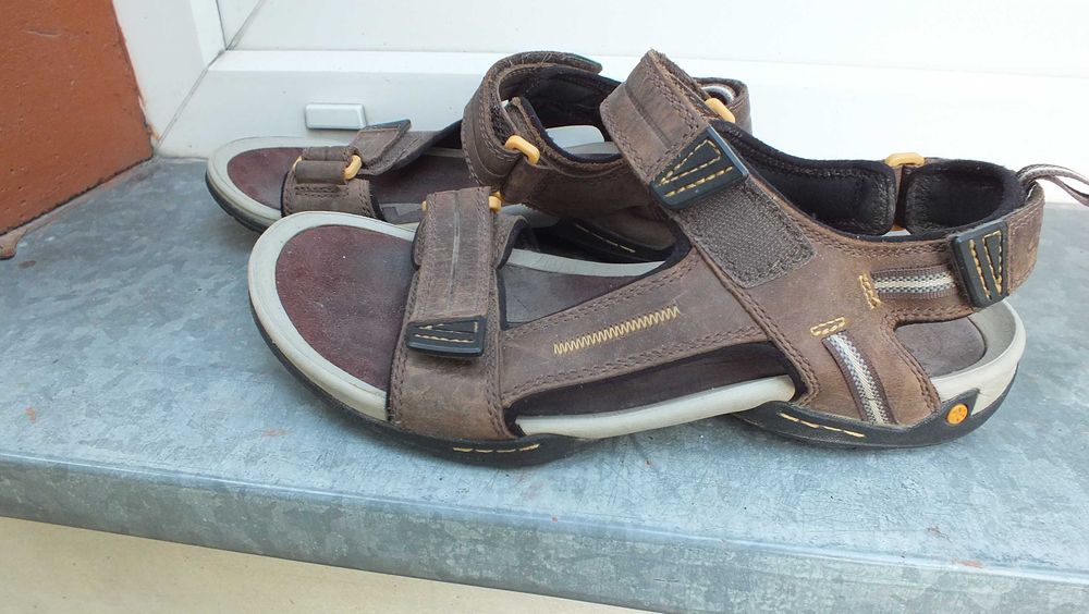 Super sandały skóra marki Clarks plus w roz 44 1/2