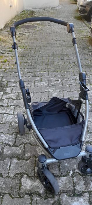 Carrinho de bebé (ovo e cadeira)