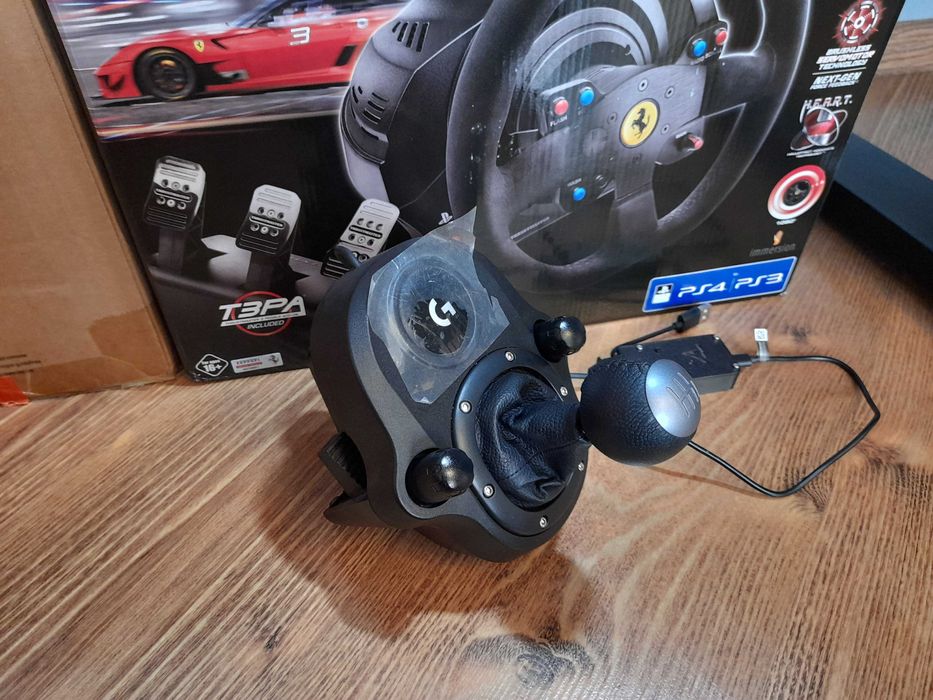 Thrustmaster T300 Alcantara + T3PA + Shifter G29