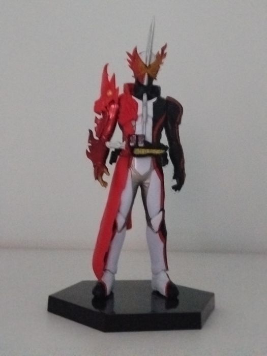 Nieruchoma Figurka Kamen Rider Saber - Brave Dragon