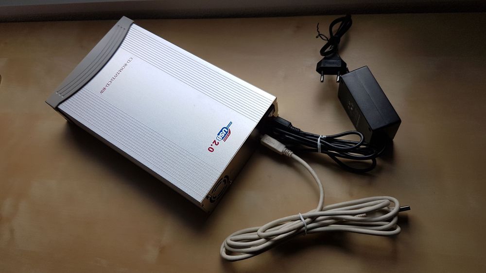 Caixa externa 3.5", USB 2.0 para unidades de CD/DVD/HDD
