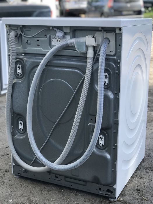 Пральна машина Bosch Serie 8,  8кг, в супер стані з німеччини
