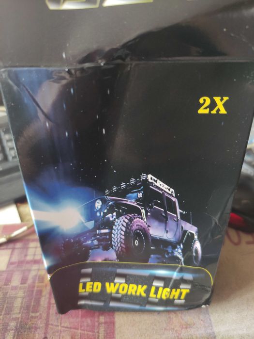 Светодиодная LED фара с
кронштейном.Дневные ходовые
огни. 6 линз.Новая