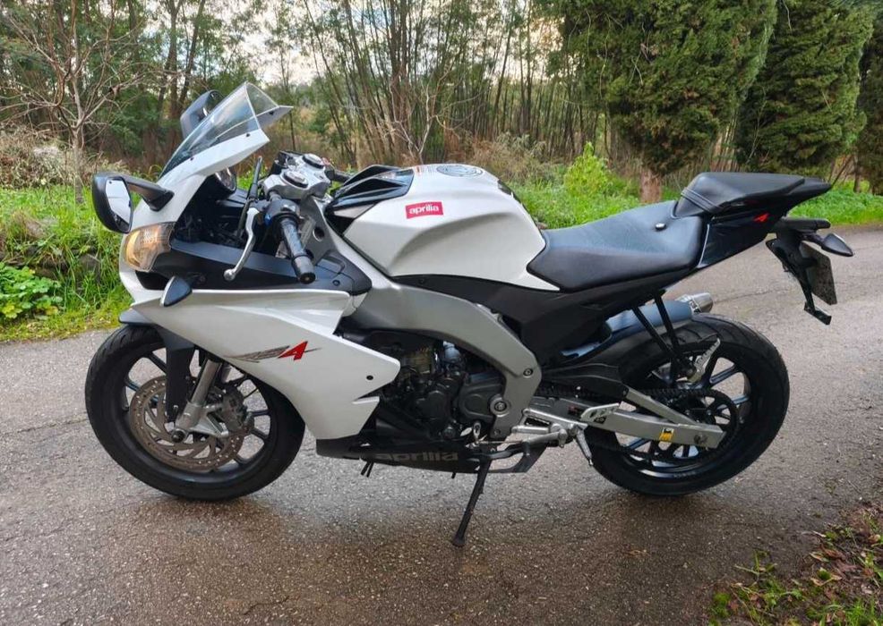 Mota Aprilia 125 rs4