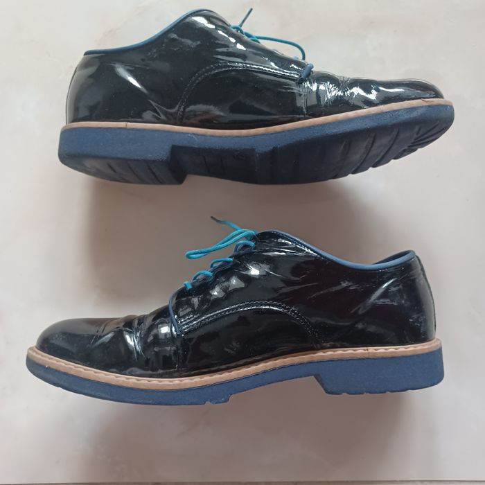Buty Carinii skórzane lakierowane 38/ salon 549 zł