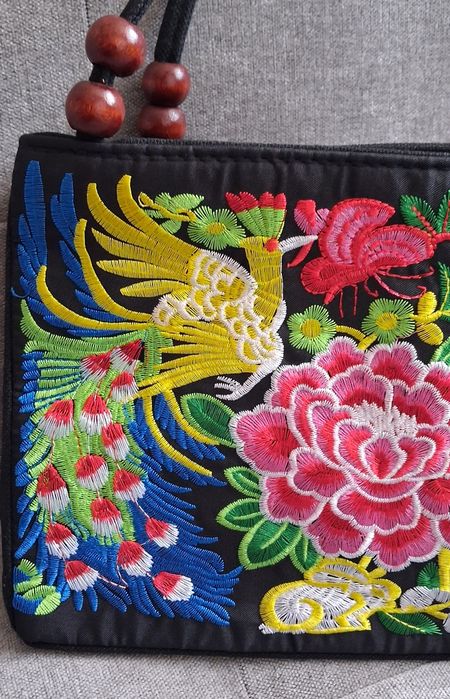 Nowa,haftowana torebka tekstylna.