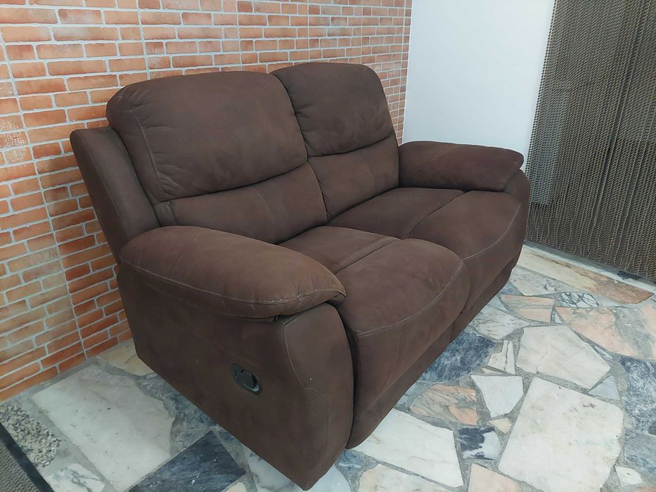 Sofá em Pele Aveludada com Relax - 2 Lugares
