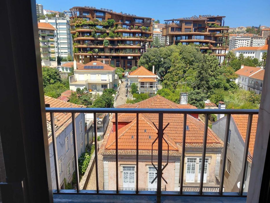 Apartamento T1 para arrendar localizado na Rua dos Combatentes da Grande Guerra, Coimbra,