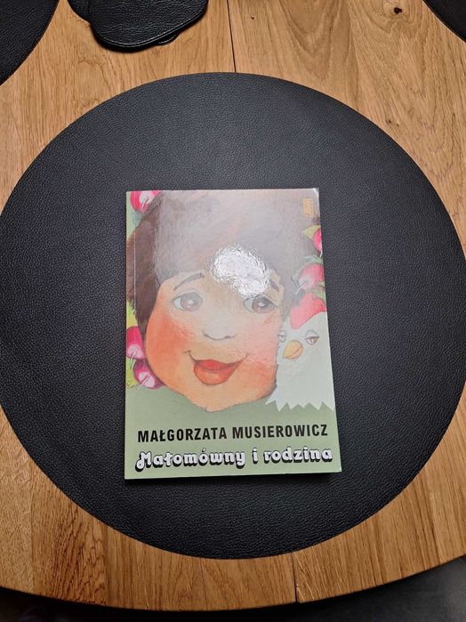 Ksiązka Małomówny i rodzina