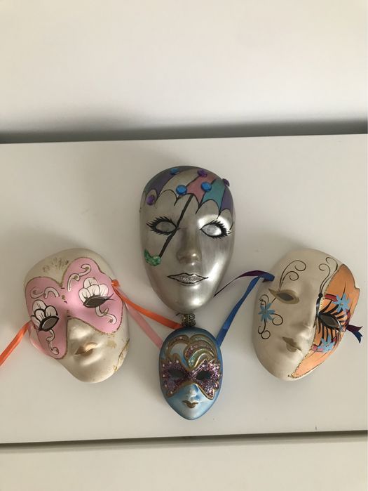 Pieroty maski gipsowe