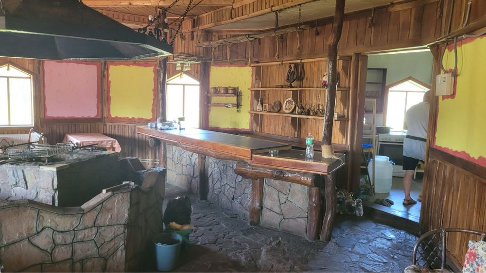 Колиба в напрямку Буковеля.