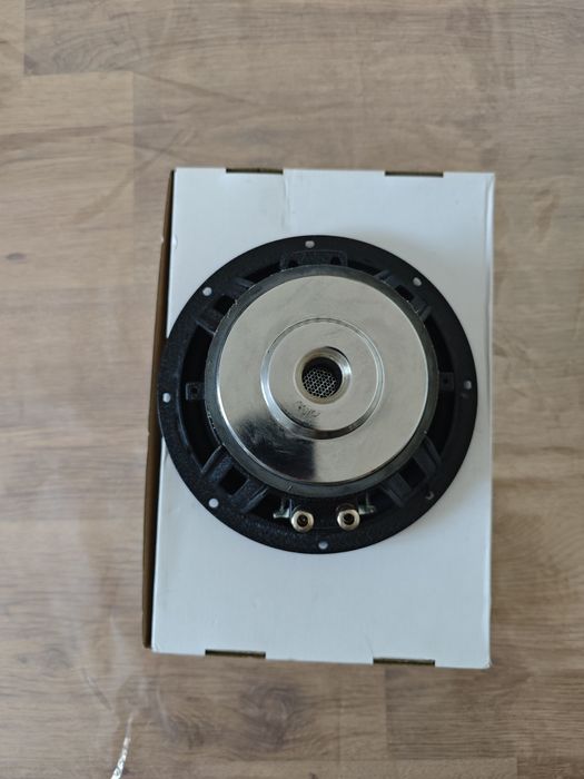 Subwoofer MIVOC AW2000 20cm Głośnik niskotonowy.  POTĘŻNY