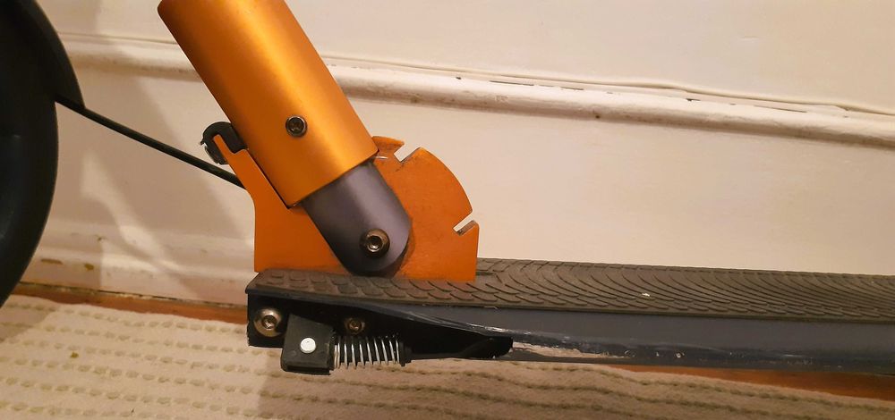 Trotinetes dobráveis com travões