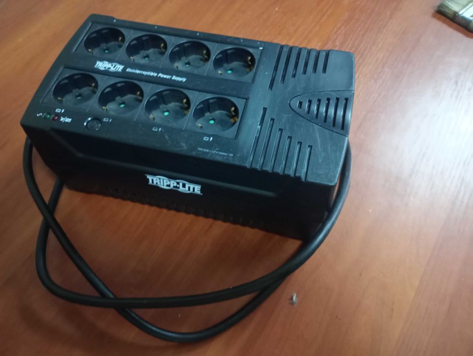 ДБЖ 550 ВА/300 Вт Tripp Lite AVRX550UD AVR Schuko USB