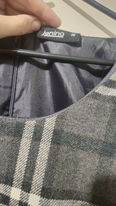 Sukienka w kratę r.46