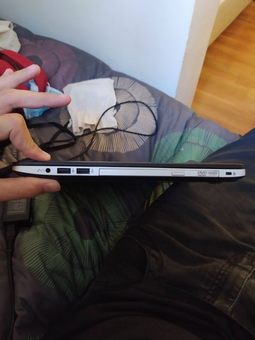 Laptop Asus
Processador Intel i5
12GB Memoria Ram
256GB SSD64729832168451122