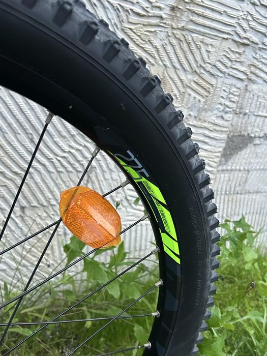 Bicicleta.           .