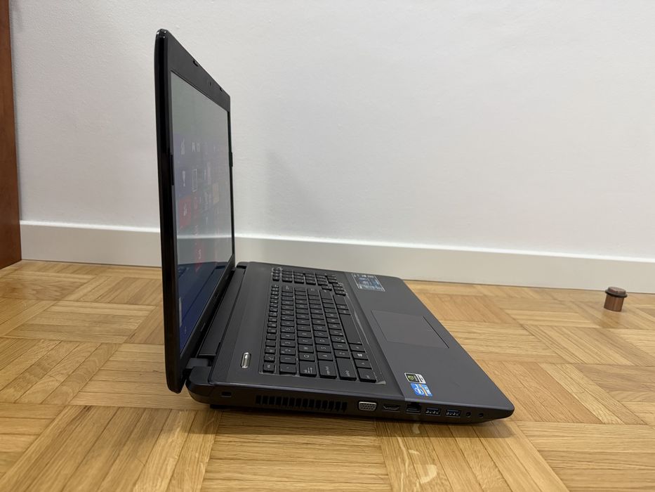 ASUS R900V Notebook PC 18,4" działa na baterii