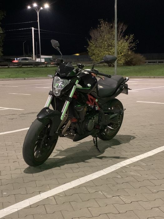 Benelli tnt 300 2017