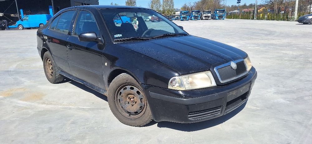 Cała skoda octavia I na części LC9Z .