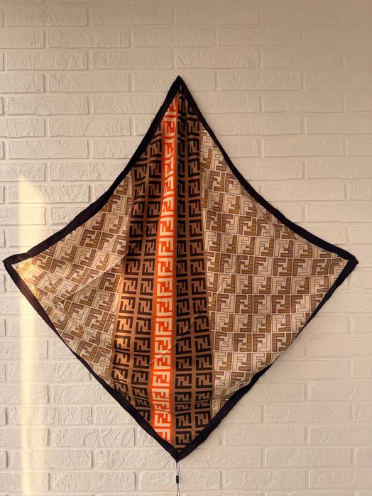 Хустка нова ШОВК 90/90см