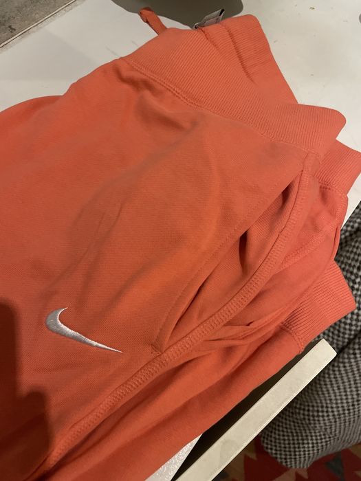 Calças de mulher nike novas  tamanho L