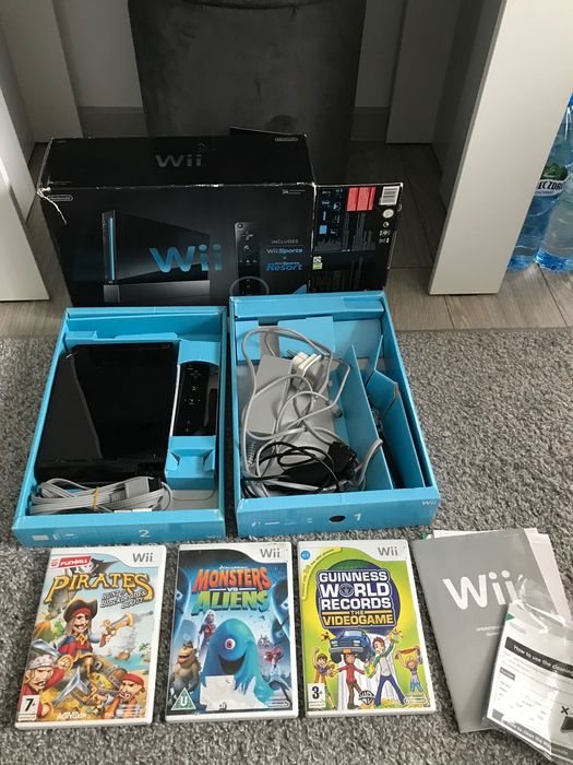 Konsola wii z pudełkiem