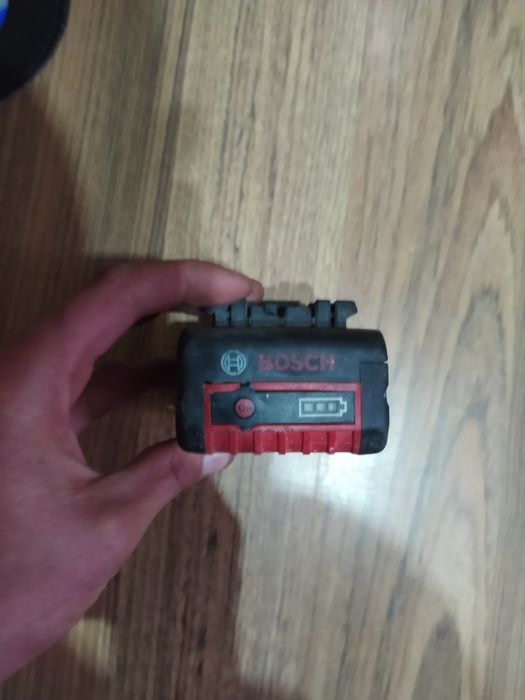 Продам акумулятор бош 2а 18в, 4а і 14.4в 3 а