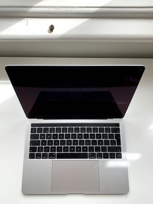 MacBook Pro (13 polegadas, 2019, duas portas Thunderbolt 3)
