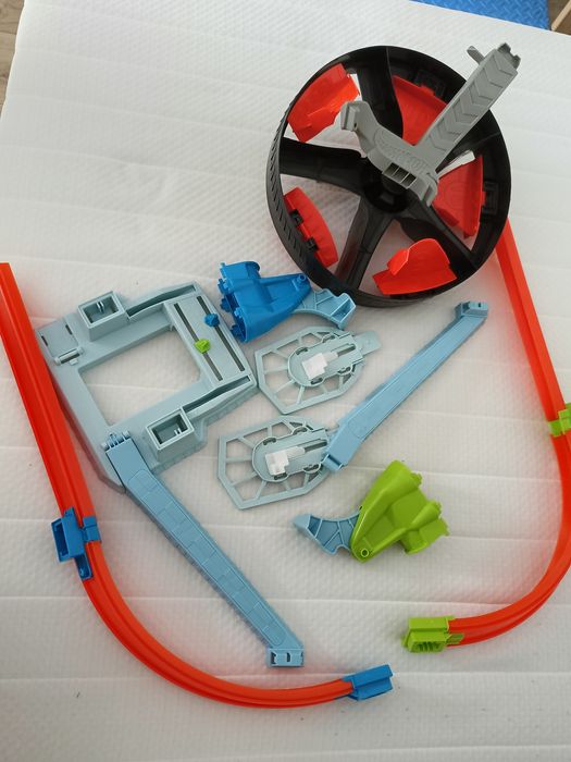 Hot Wheels zakręcona opona