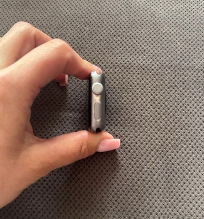 Apple Watch Series 3 42 mm aluminum case