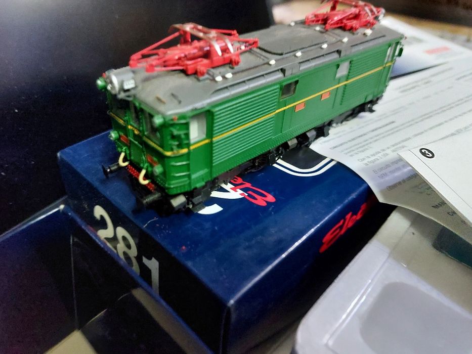 Locomotiva Electrotren H0 281 Renfe comboios  eléctricos